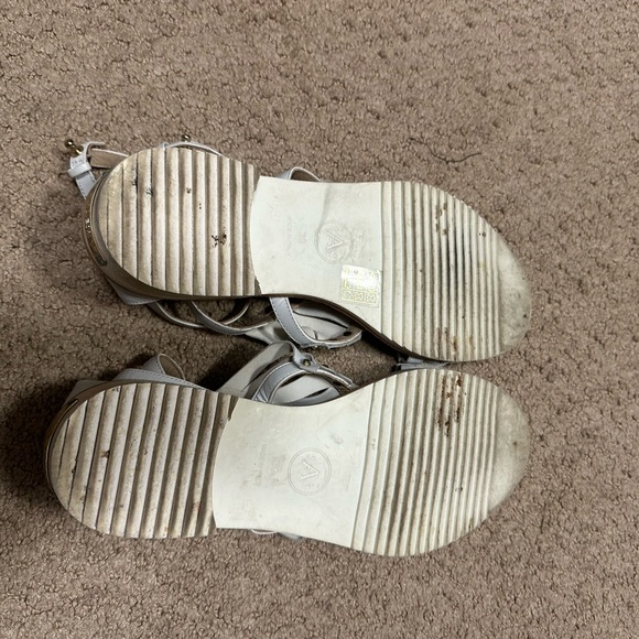 Aperlai Loula White Leather Studded Sandals - Picture 7 of 8